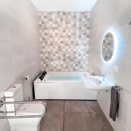 Estudio Con Jacuzzi Privado En Triana Lägenhet